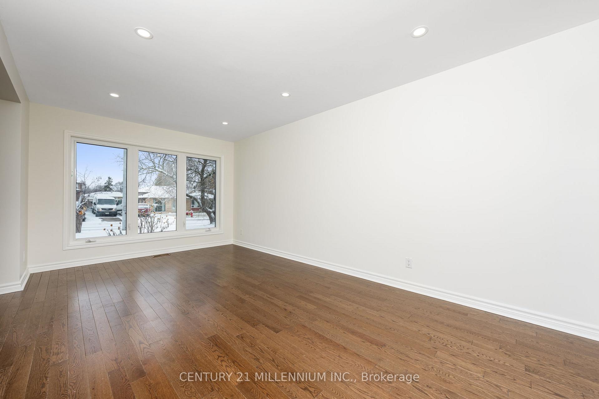 Photo 8 of 25 Davenport Crescent, Brampton, Southgate — HOMEH