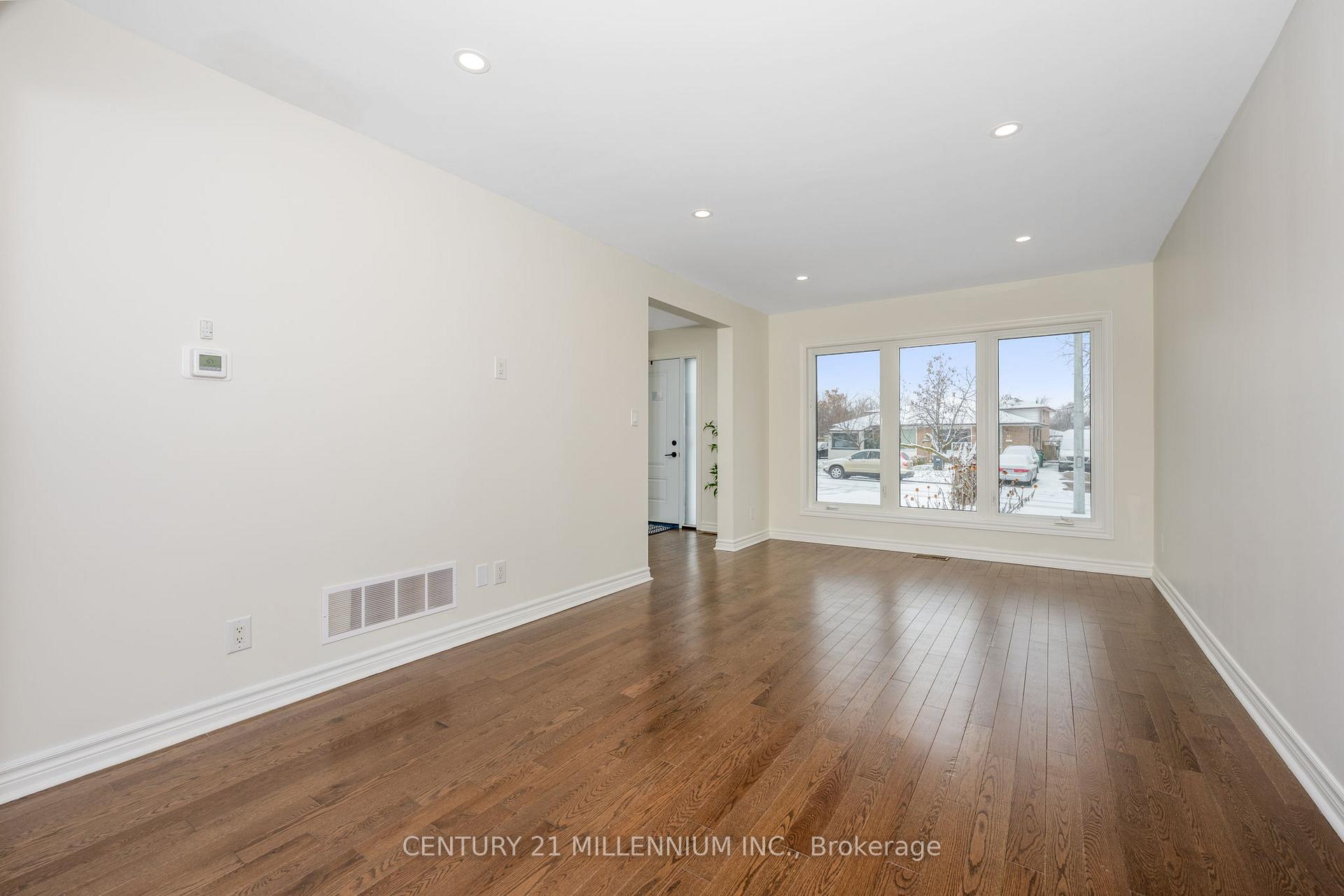 Photo 9 of 25 Davenport Crescent, Brampton, Southgate — HOMEH