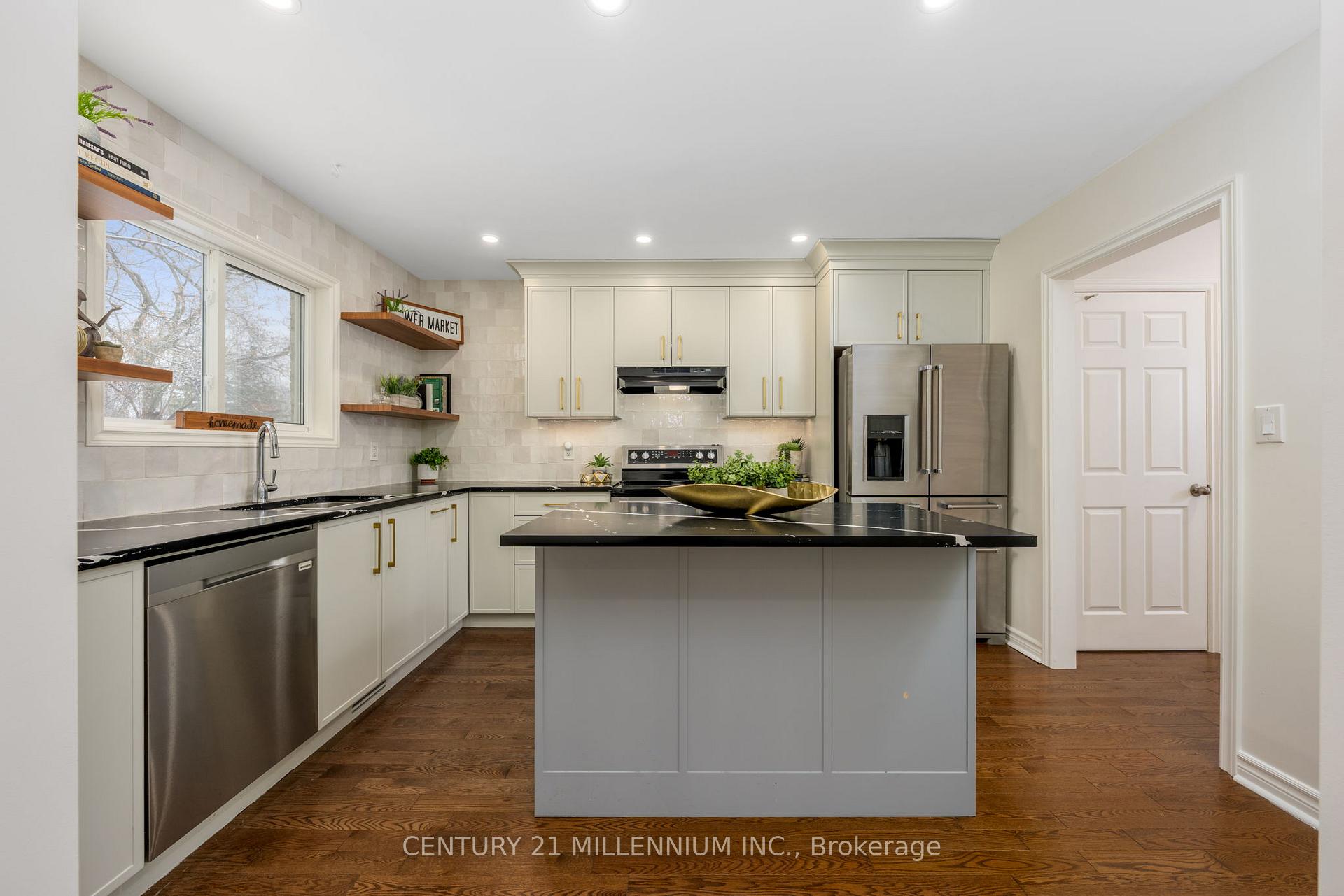 Photo 12 of 25 Davenport Crescent, Brampton, Southgate — HOMEH