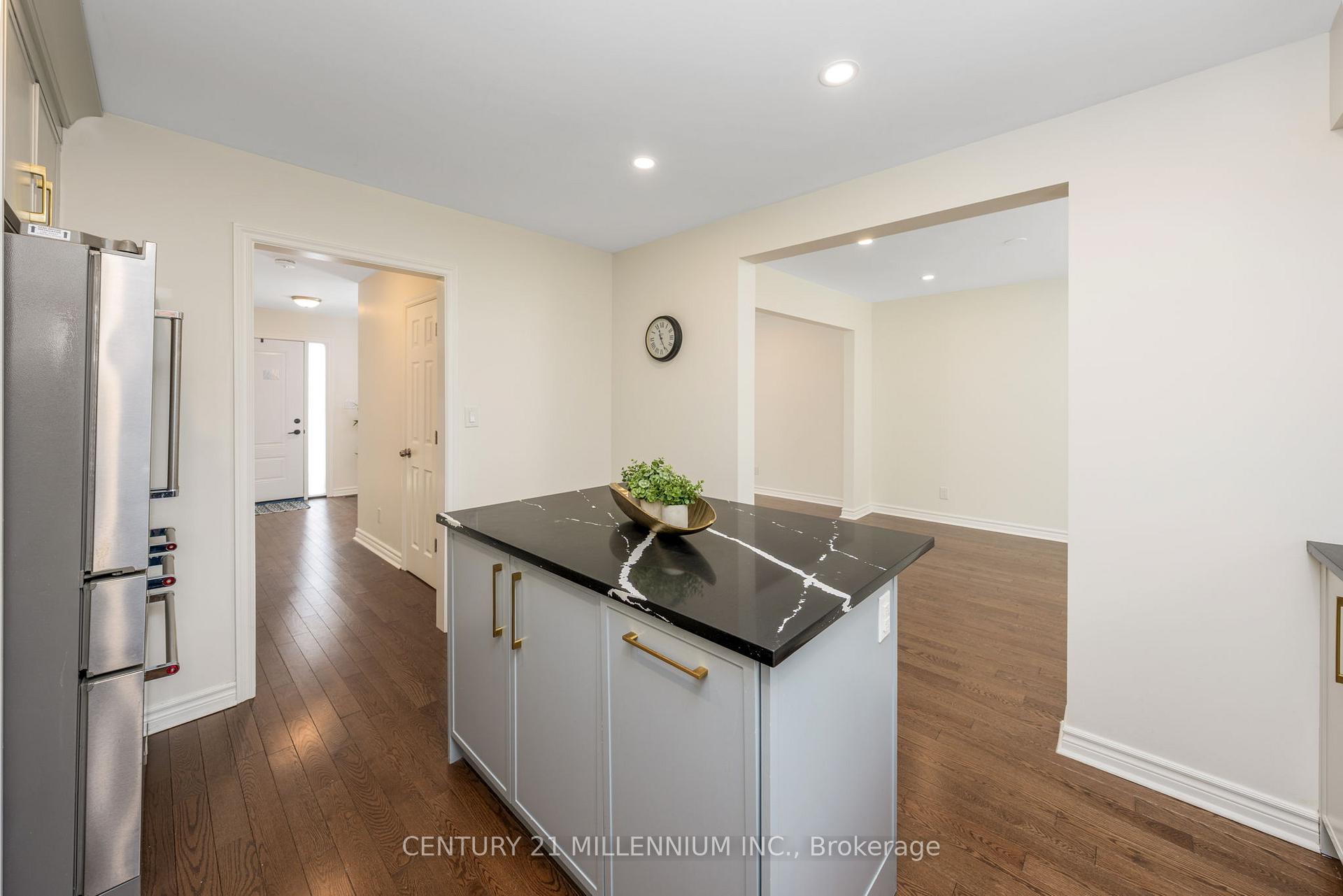 Photo 23 of 25 Davenport Crescent, Brampton, Southgate — HOMEH