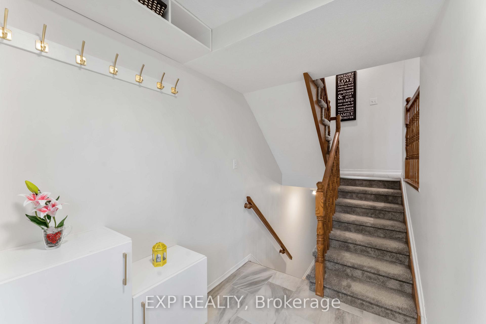 Photo 3 of 143 Woodgate Way, Ottawa, Barrhaven - Longfields — HOMEH