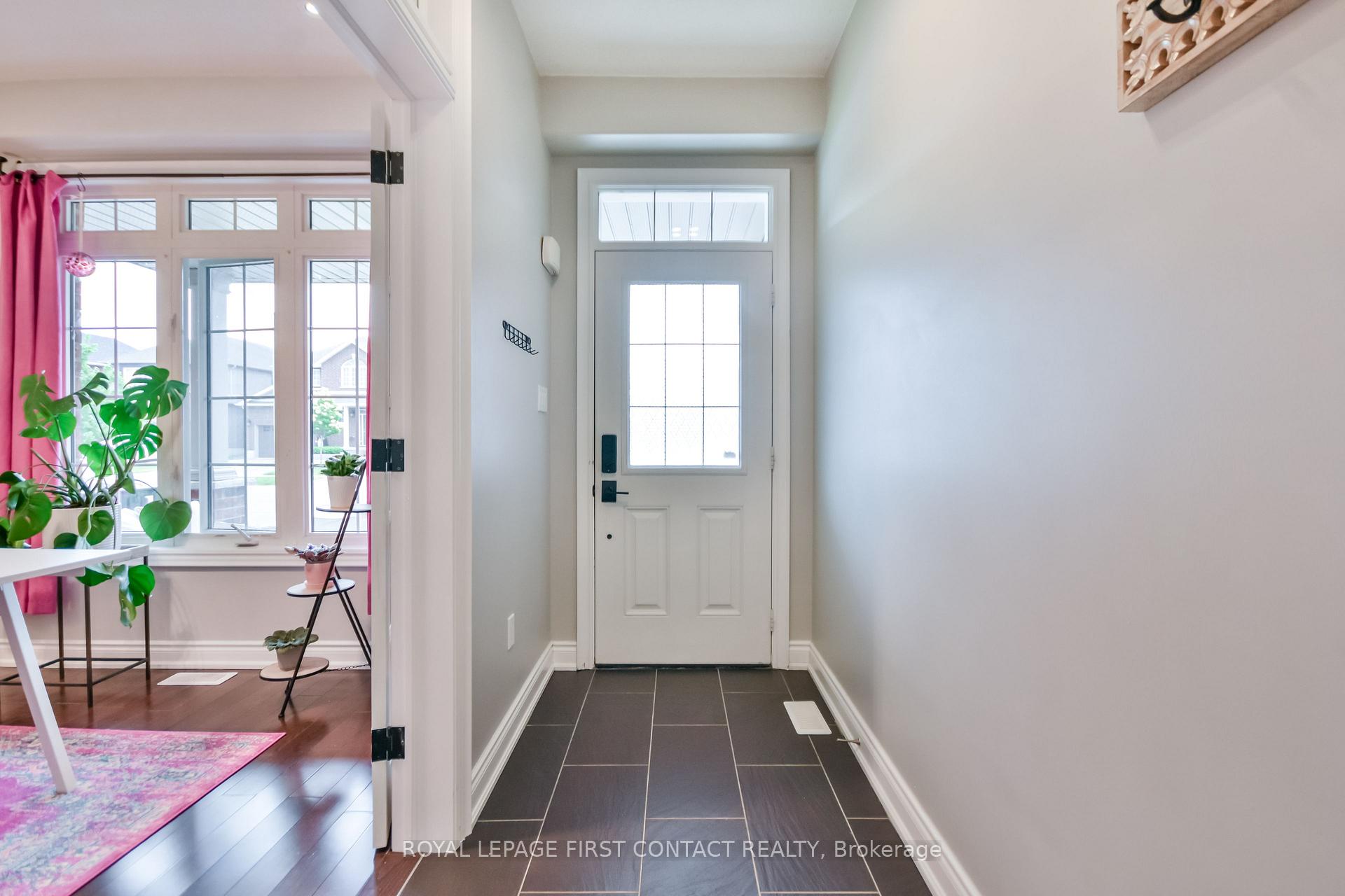 Photo 4 of 40 Booth Lane, Barrie, Painswick South — HOMEH