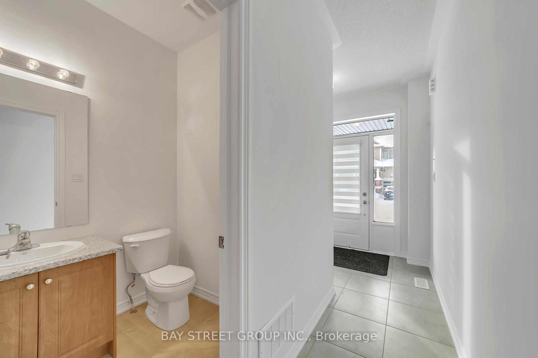 Photo 5 of 10 Prudhoe Terrace, Barrie, Rural Barrie Southeast — HOMEH