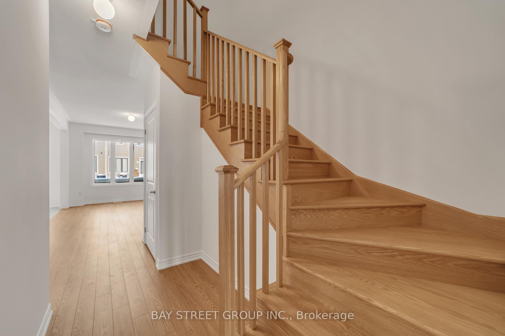Photo 6 of 10 Prudhoe Terrace, Barrie, Rural Barrie Southeast — HOMEH