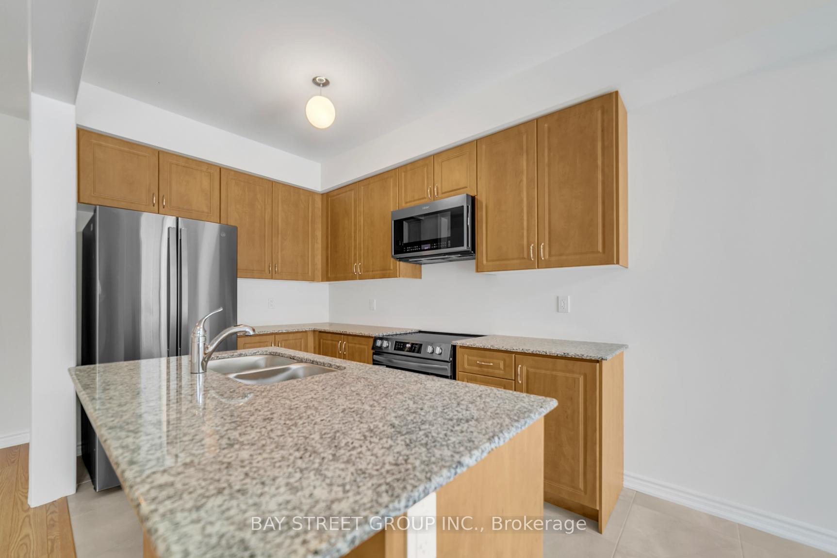 Photo 23 of 10 Prudhoe Terrace, Barrie, Rural Barrie Southeast — HOMEH