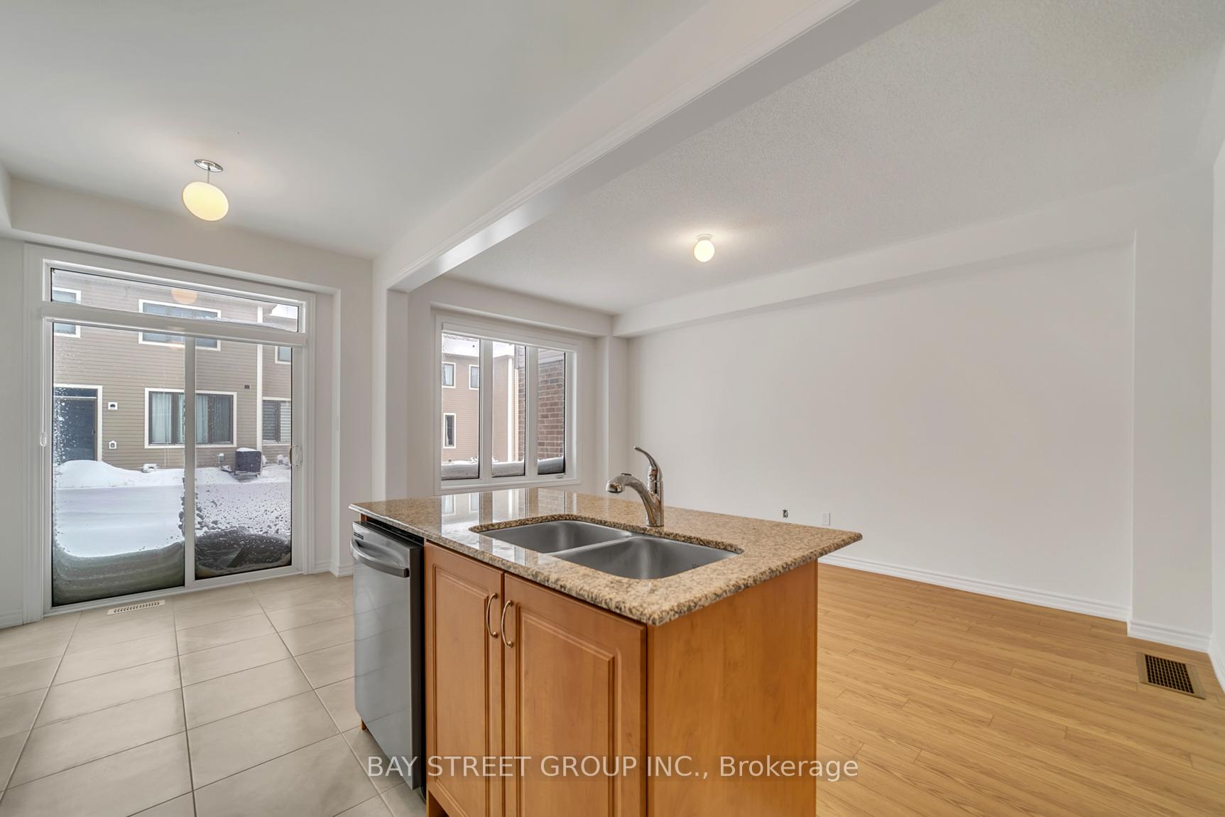 Photo 24 of 10 Prudhoe Terrace, Barrie, Rural Barrie Southeast — HOMEH