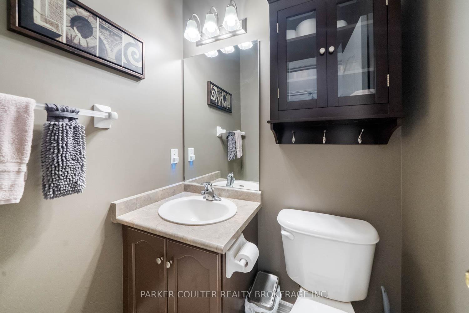 Photo 15 of 19 Mccarthy Court, Barrie, Letitia Heights — HOMEH