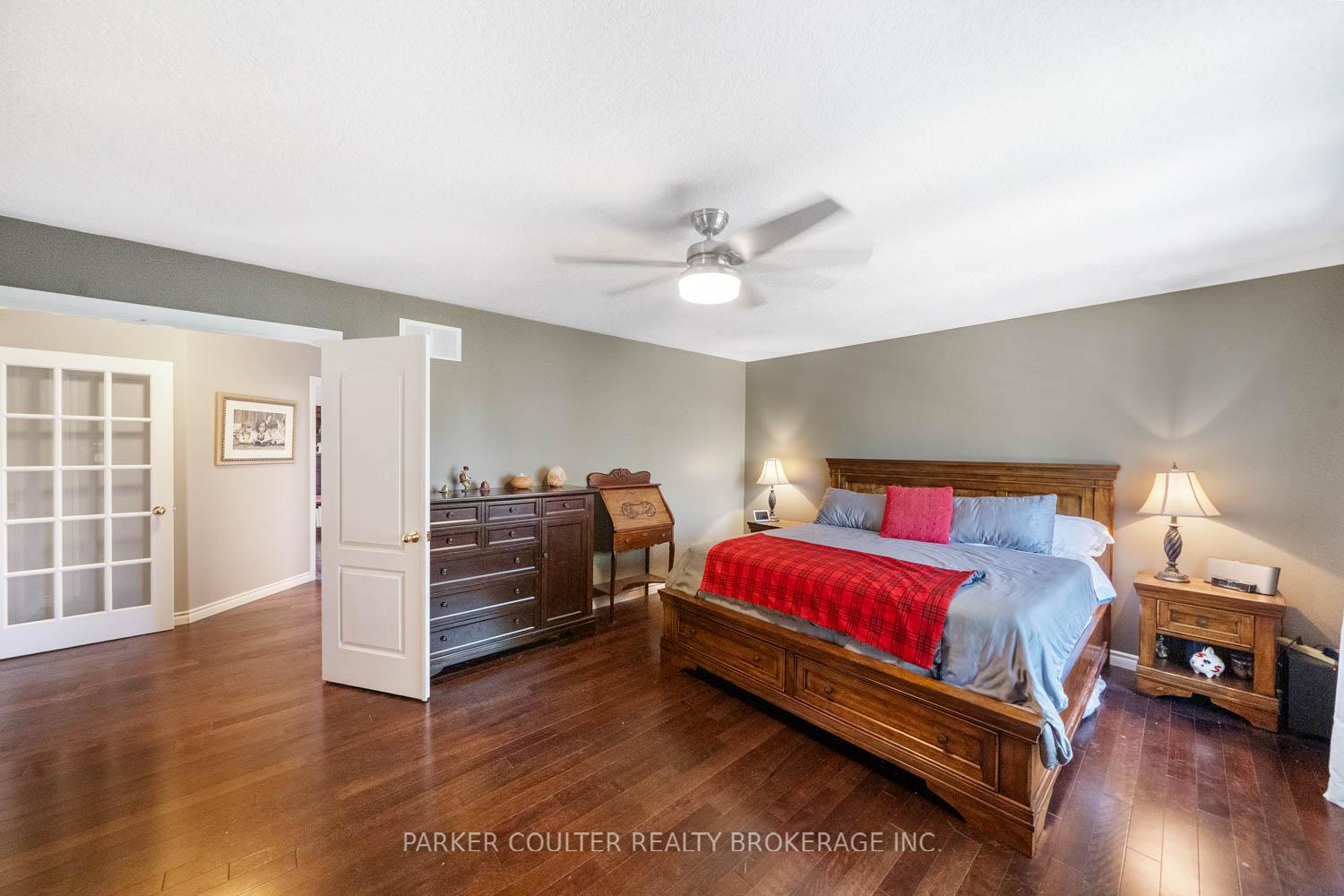 Photo 17 of 19 Mccarthy Court, Barrie, Letitia Heights — HOMEH