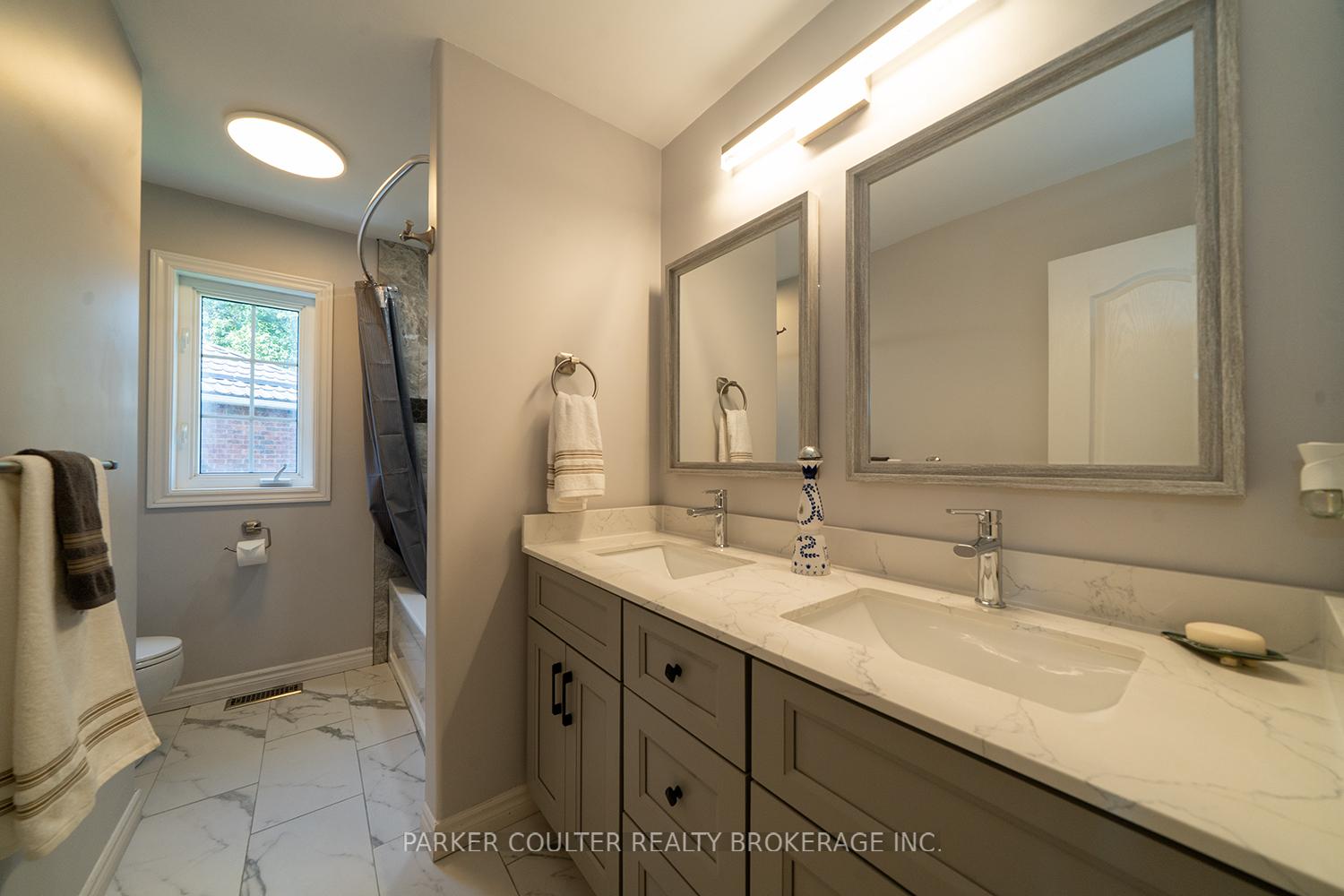 Photo 18 of 19 Mccarthy Court, Barrie, Letitia Heights — HOMEH