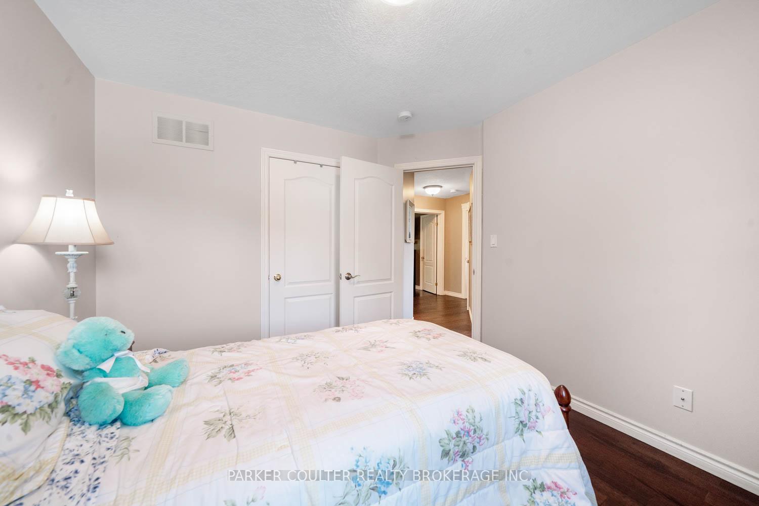 Photo 27 of 19 Mccarthy Court, Barrie, Letitia Heights — HOMEH