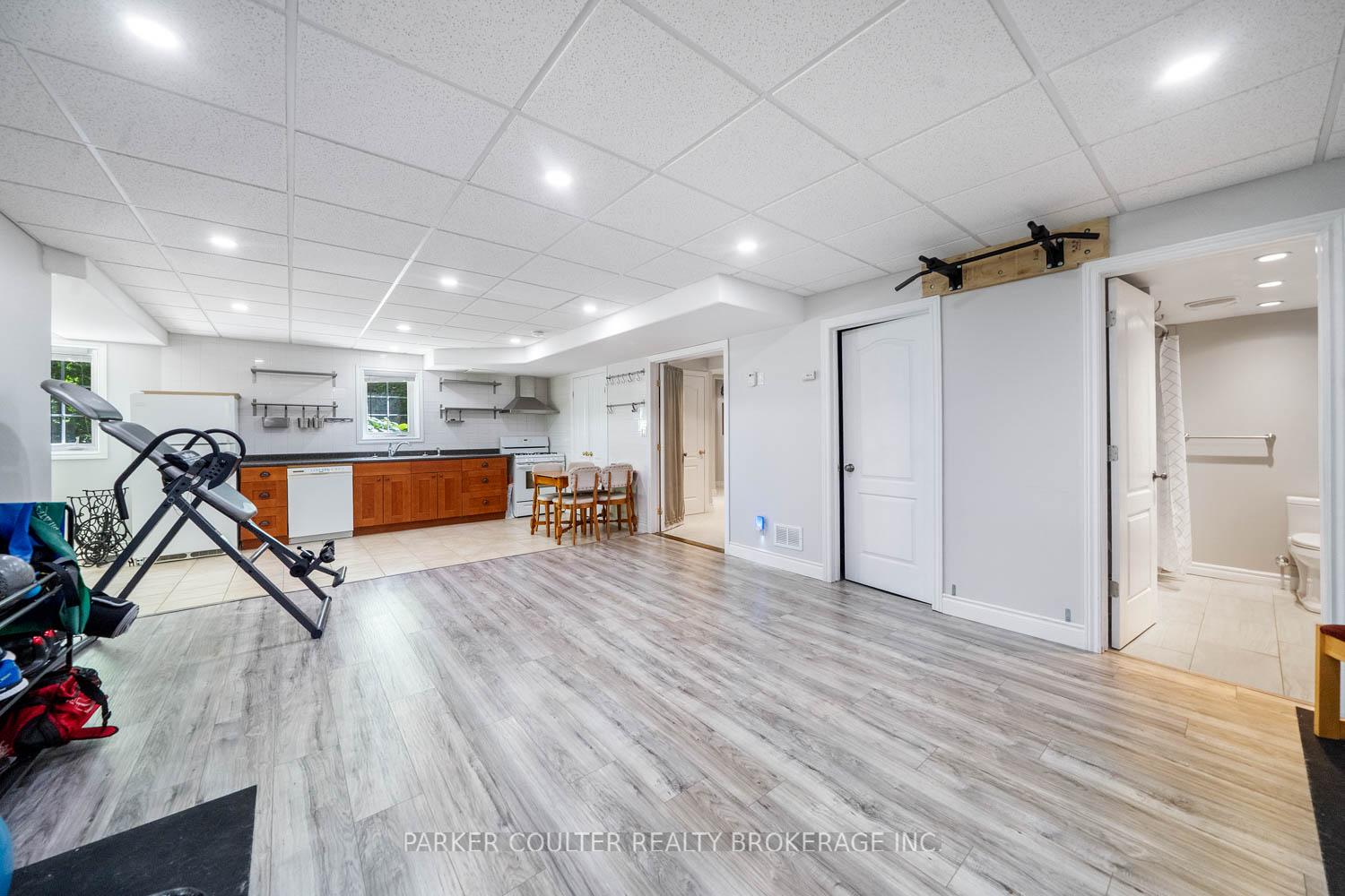 Photo 33 of 19 Mccarthy Court, Barrie, Letitia Heights — HOMEH
