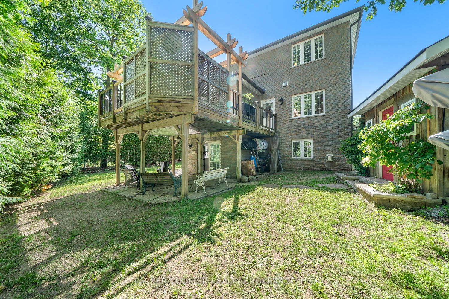 Photo 36 of 19 Mccarthy Court, Barrie, Letitia Heights — HOMEH