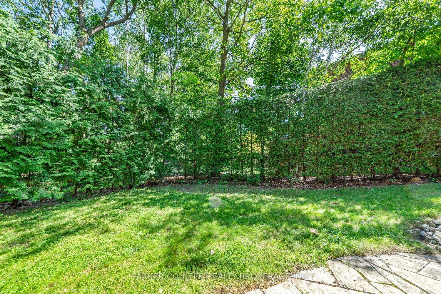 Photo 41 of 19 Mccarthy Court, Barrie, Letitia Heights — HOMEH