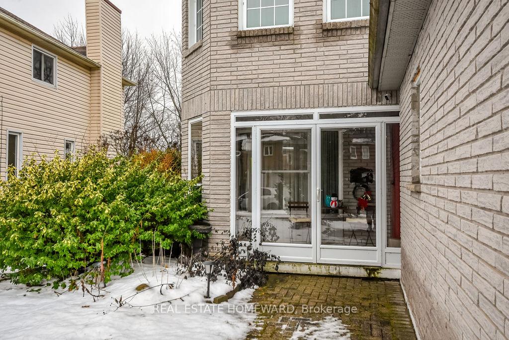 Photo 2 of 91 Browning Trail, Barrie, Letitia Heights — HOMEH