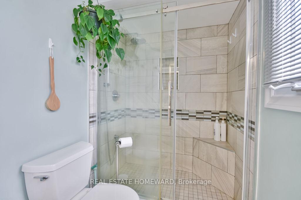 Photo 24 of 91 Browning Trail, Barrie, Letitia Heights — HOMEH