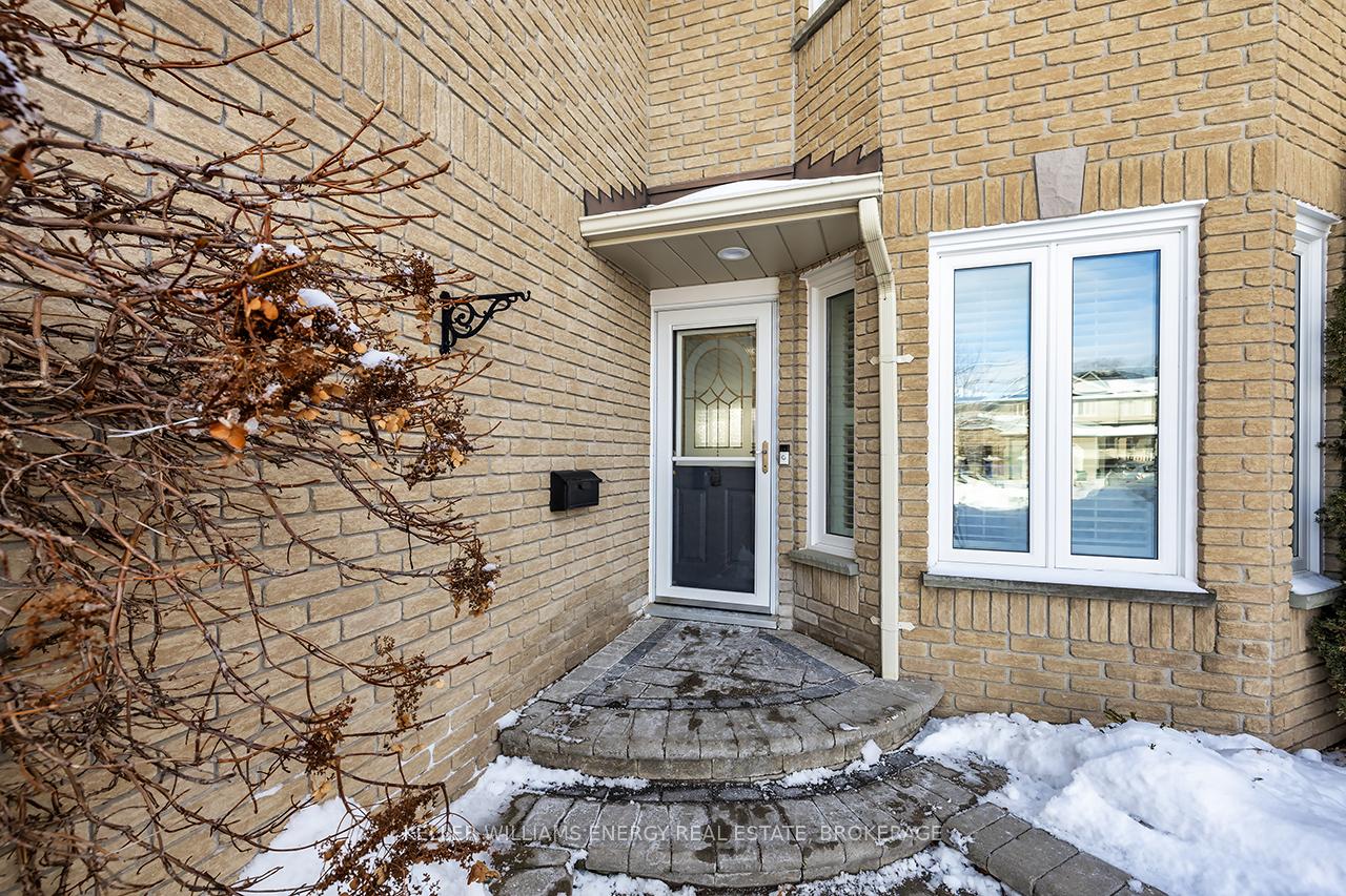 Photo 4 of 71 Short Crescent, Clarington, Courtice — HOMEH