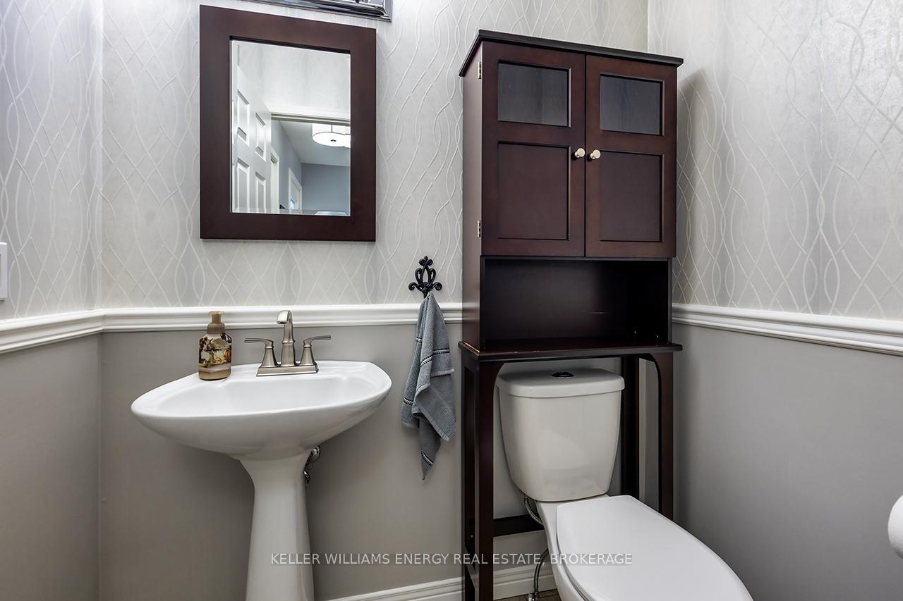 Photo 6 of 71 Short Crescent, Clarington, Courtice — HOMEH