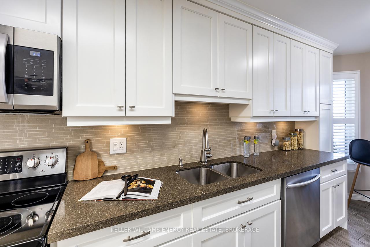 Photo 10 of 71 Short Crescent, Clarington, Courtice — HOMEH
