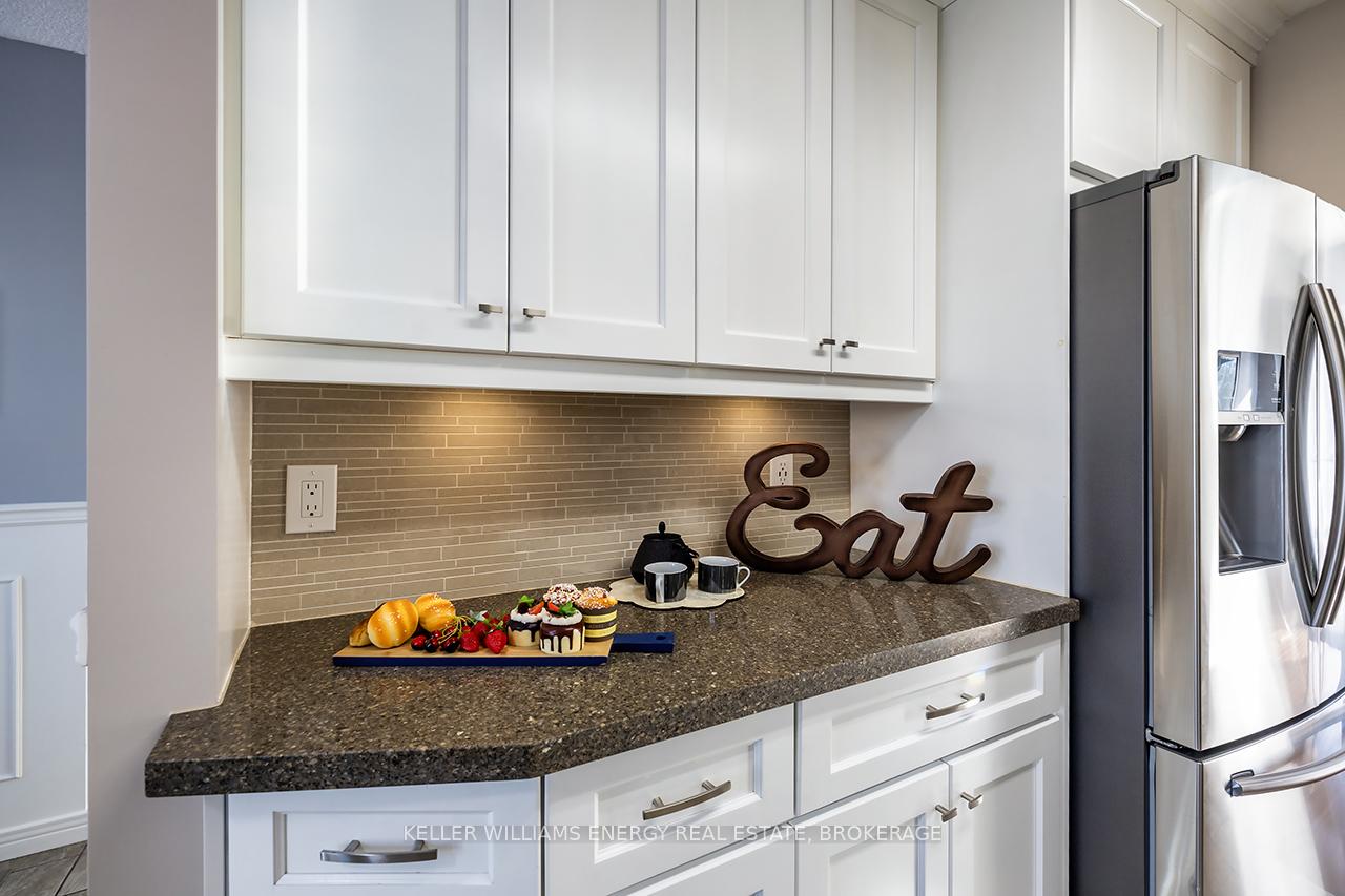 Photo 11 of 71 Short Crescent, Clarington, Courtice — HOMEH