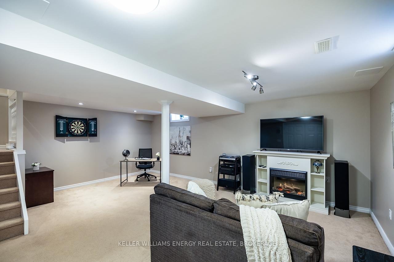 Photo 33 of 71 Short Crescent, Clarington, Courtice — HOMEH