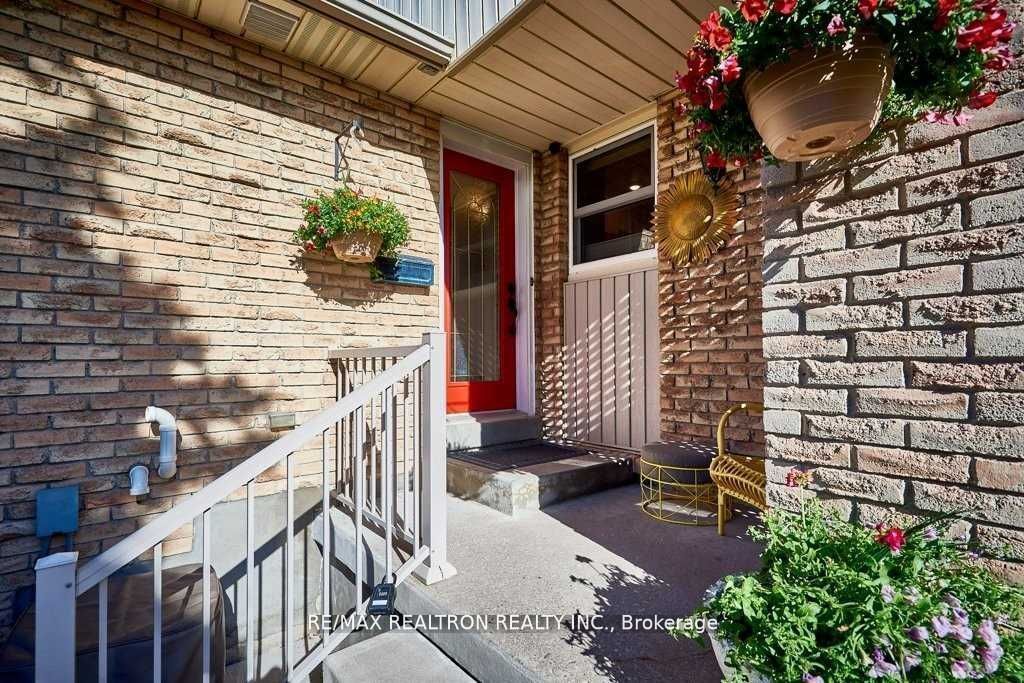 Photo 15 of Unit Upper, 986 Southgate Drive, Oshawa, Donevan — HOMEH