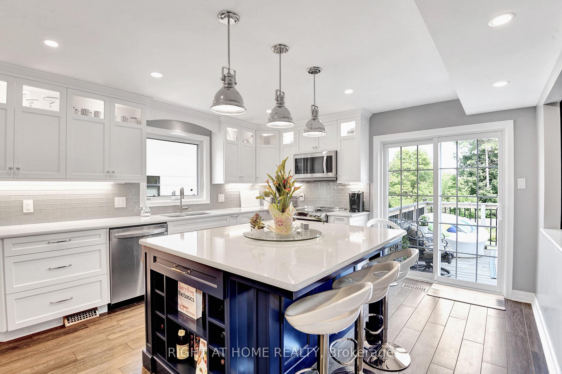 Photo 13 of 55 Aylen Avenue, Ottawa, Woodroffe — HOMEH