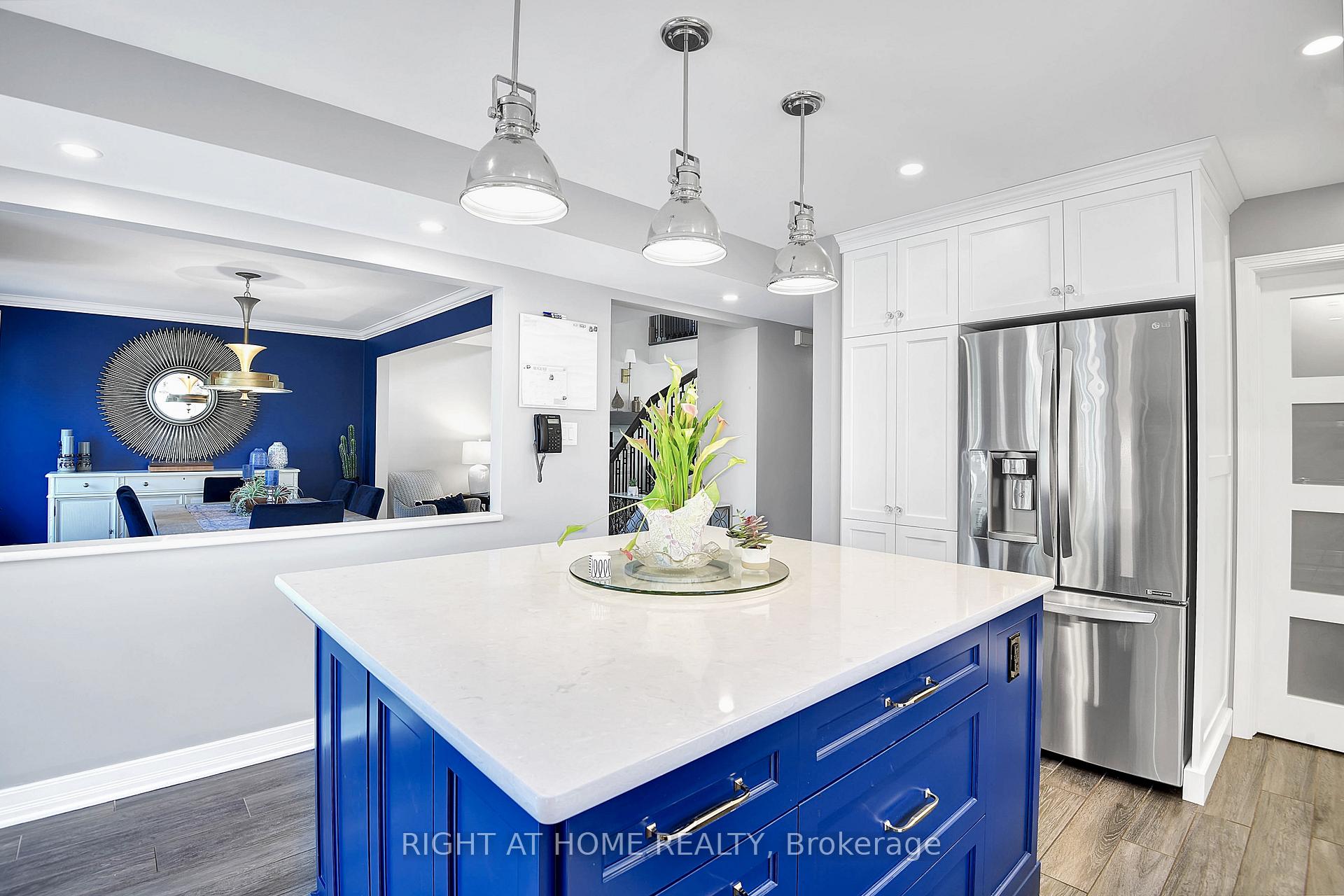 Photo 17 of 55 Aylen Avenue, Ottawa, Woodroffe — HOMEH