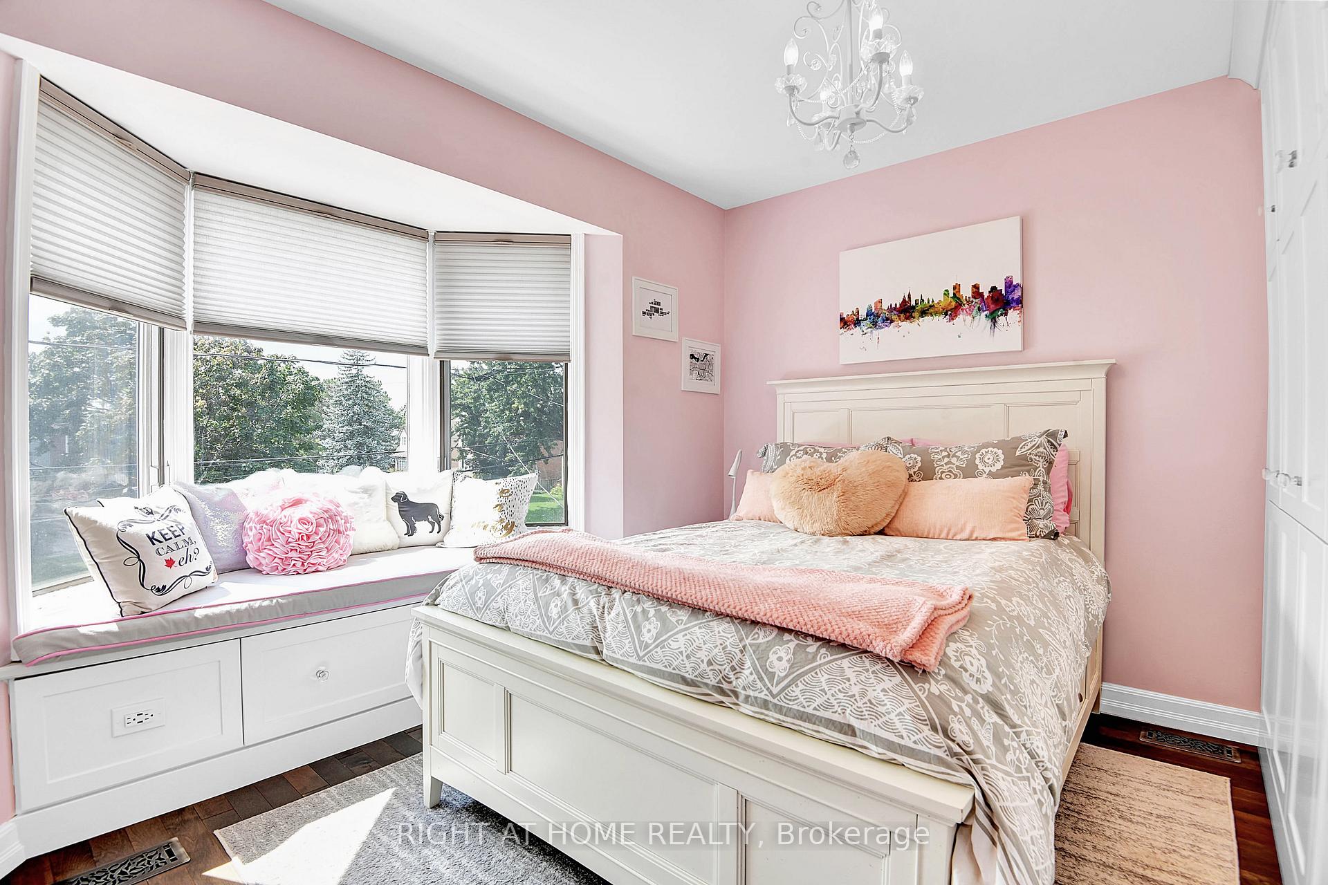 Photo 21 of 55 Aylen Avenue, Ottawa, Woodroffe — HOMEH