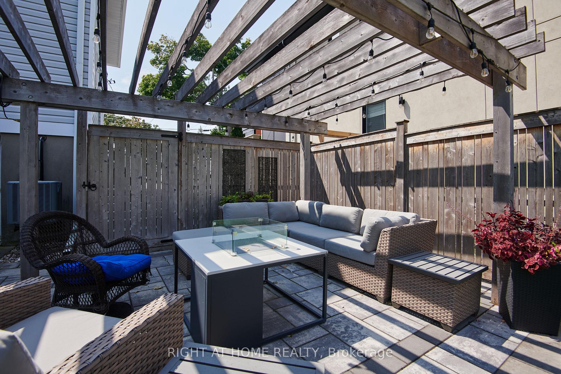 Photo 28 of 55 Aylen Avenue, Ottawa, Woodroffe — HOMEH