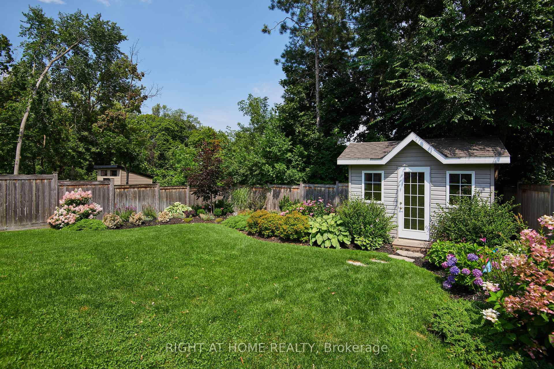 Photo 30 of 55 Aylen Avenue, Ottawa, Woodroffe — HOMEH