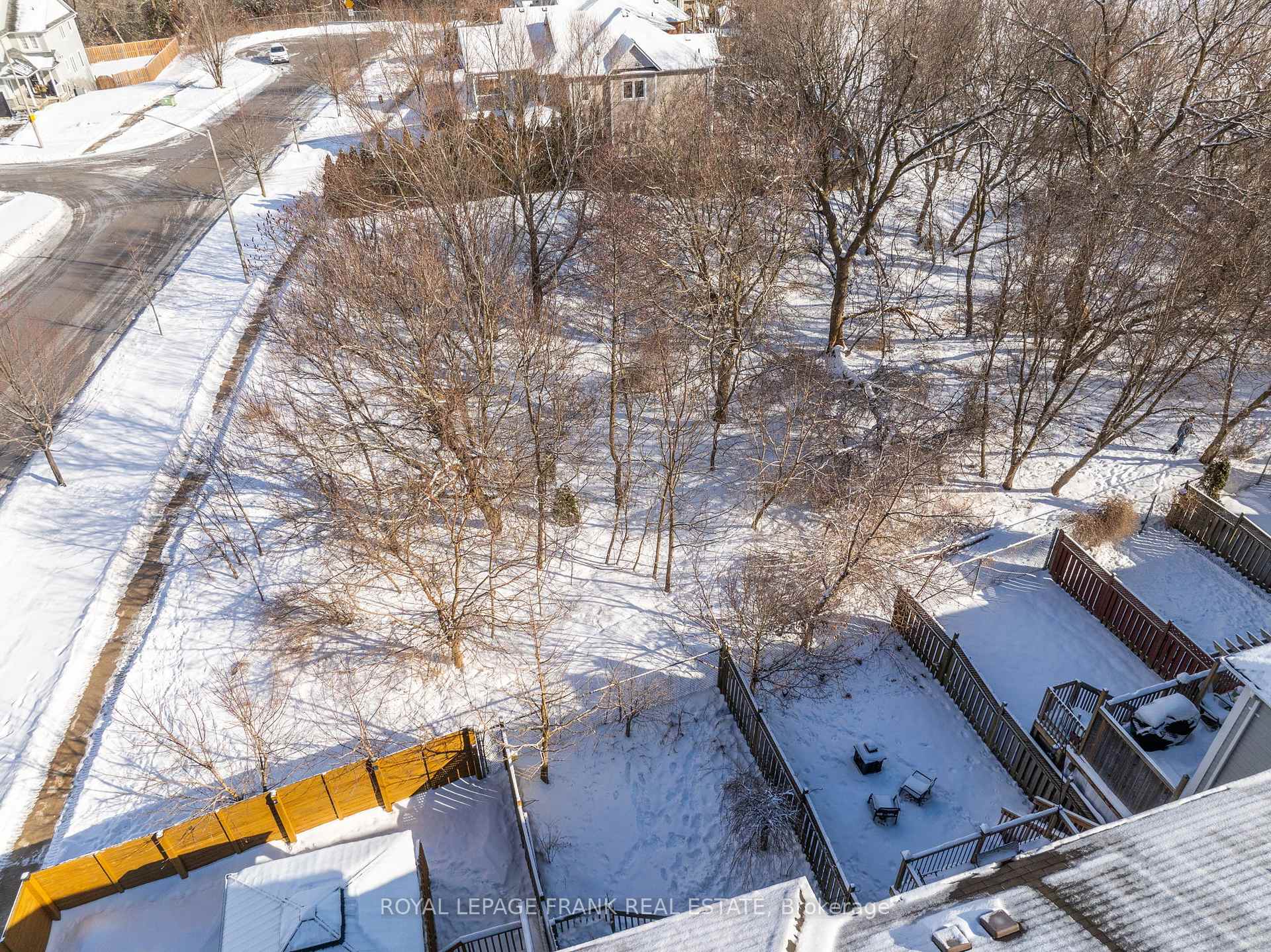 Photo 3 of 3 Taft Place, Clarington, Bowmanville — HOMEH