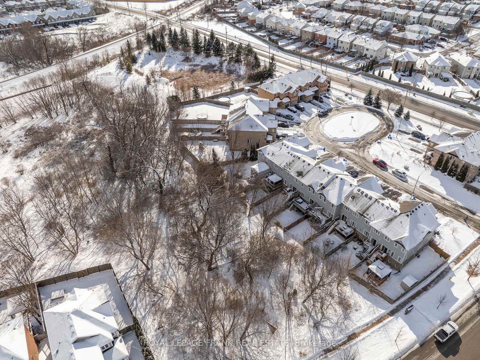 Photo 4 of 3 Taft Place, Clarington, Bowmanville — HOMEH