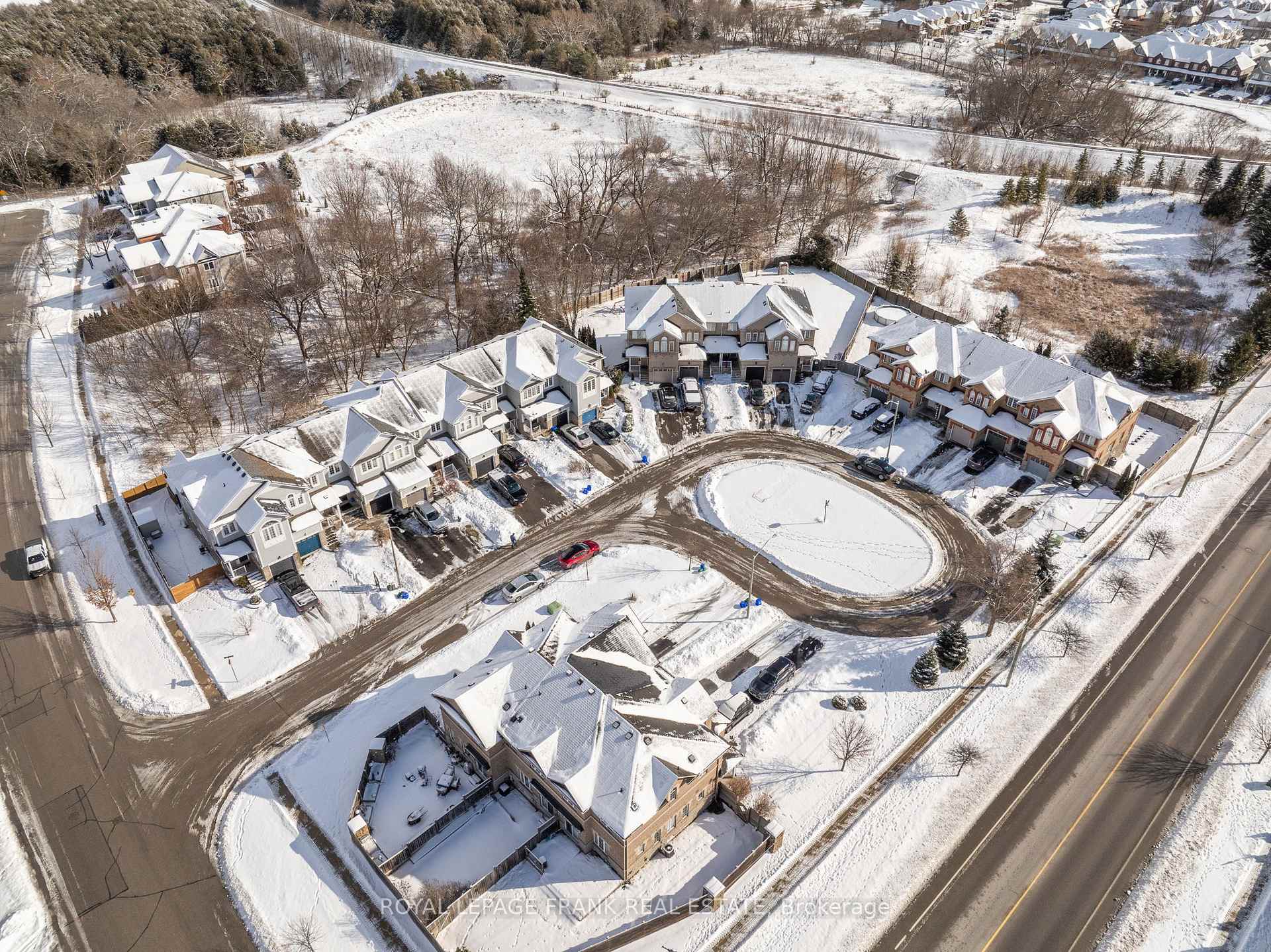 Photo 5 of 3 Taft Place, Clarington, Bowmanville — HOMEH