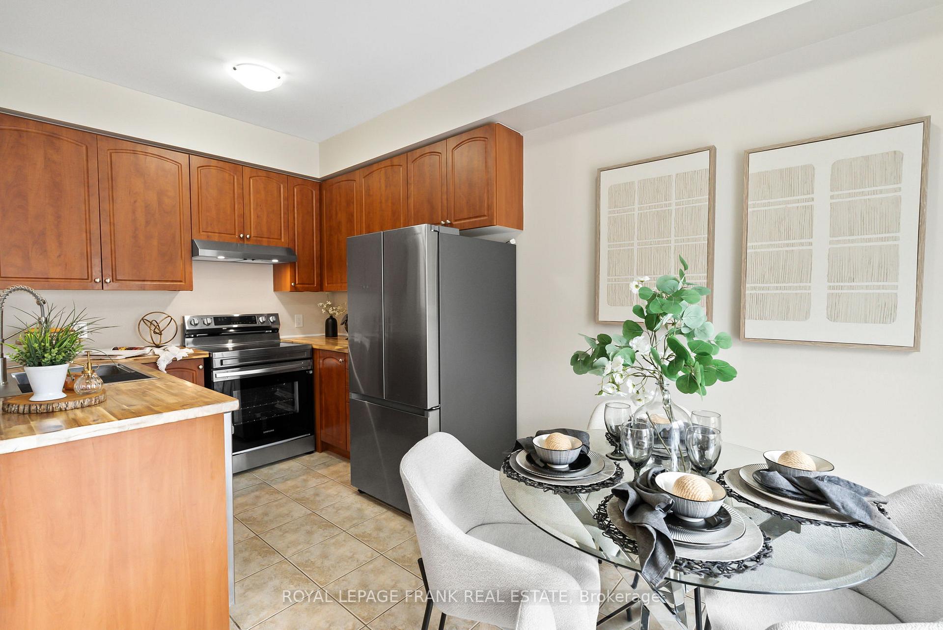 Photo 12 of 3 Taft Place, Clarington, Bowmanville — HOMEH