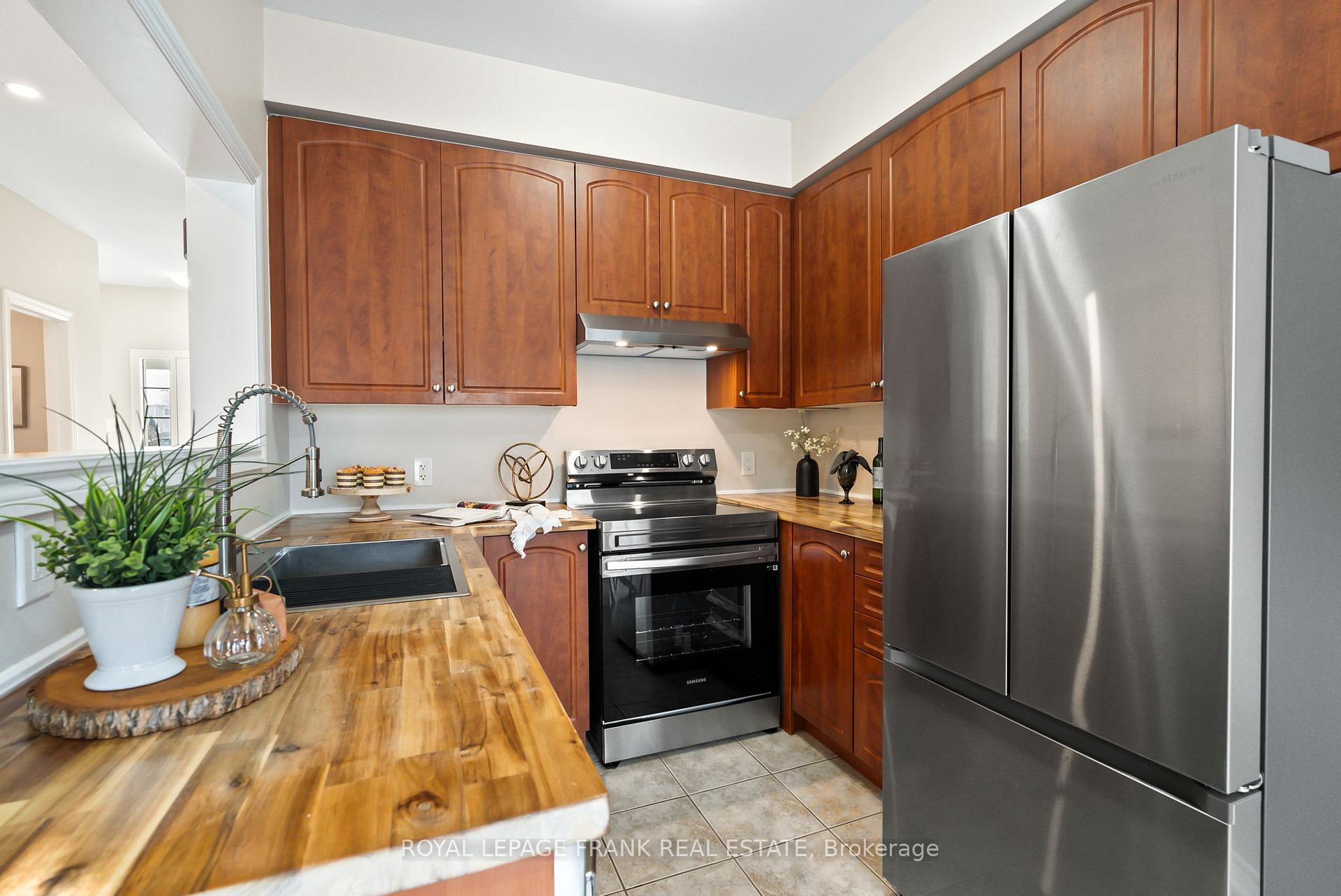 Photo 13 of 3 Taft Place, Clarington, Bowmanville — HOMEH