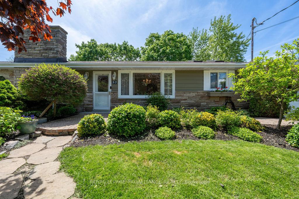 Photo 7 of 37 Bird Crescent, Belleville, Thurlow Ward — HOMEH