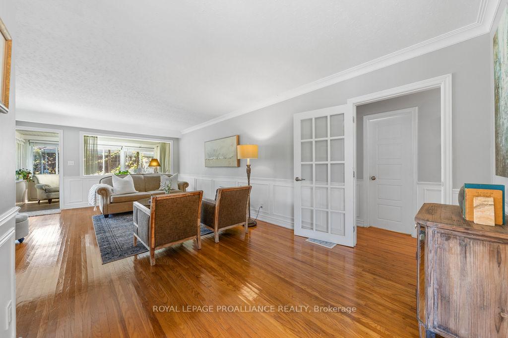 Photo 6 of 37 Bird Crescent, Belleville, Thurlow Ward — HOMEH