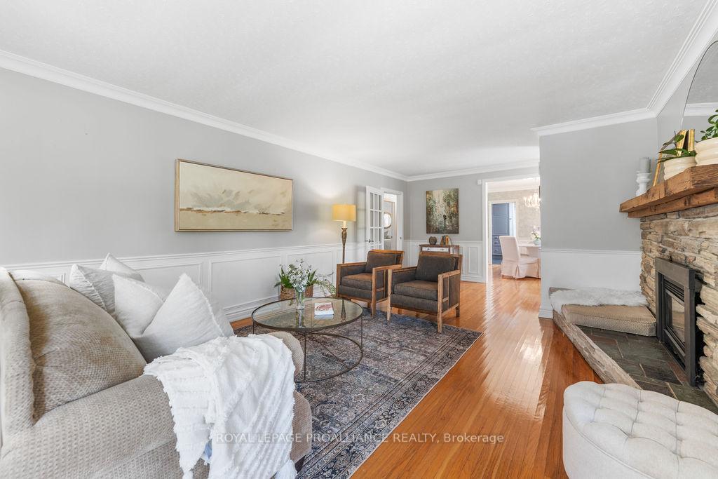 Photo 11 of 37 Bird Crescent, Belleville, Thurlow Ward — HOMEH