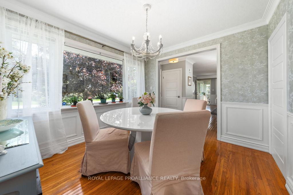 Photo 15 of 37 Bird Crescent, Belleville, Thurlow Ward — HOMEH