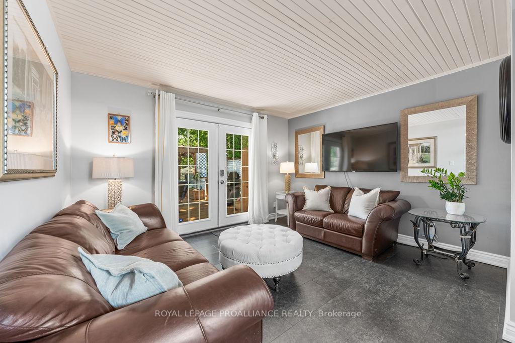 Photo 19 of 37 Bird Crescent, Belleville, Thurlow Ward — HOMEH