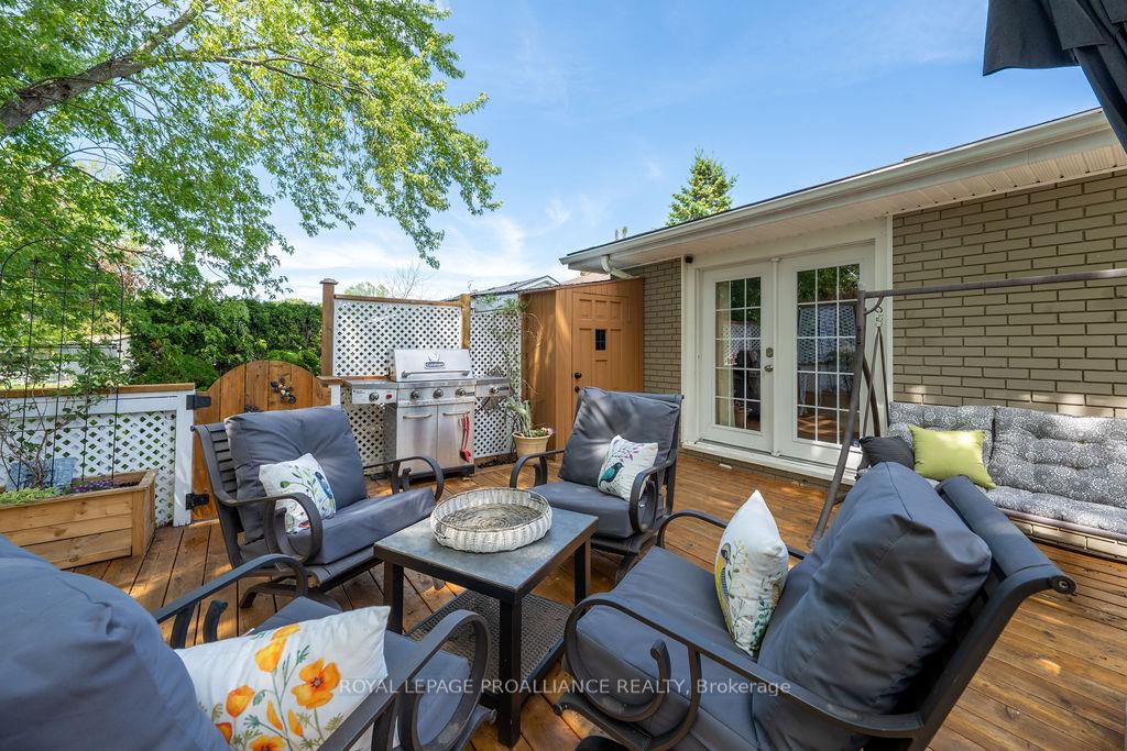 Photo 23 of 37 Bird Crescent, Belleville, Thurlow Ward — HOMEH
