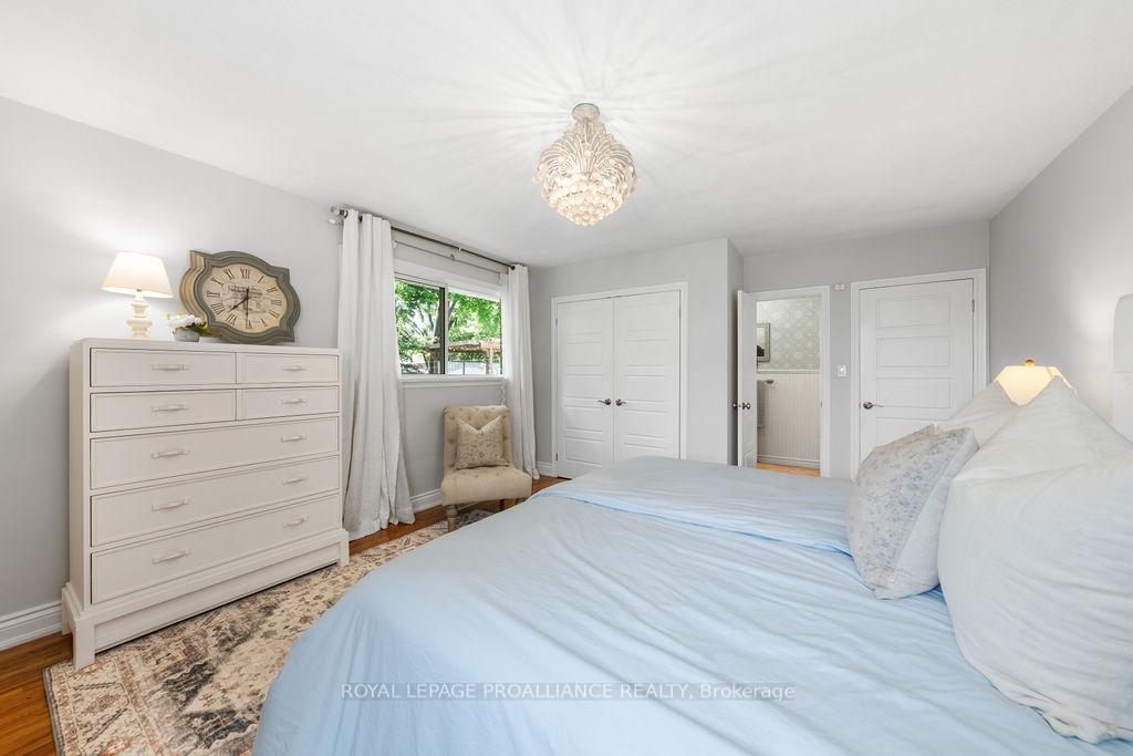 Photo 25 of 37 Bird Crescent, Belleville, Thurlow Ward — HOMEH
