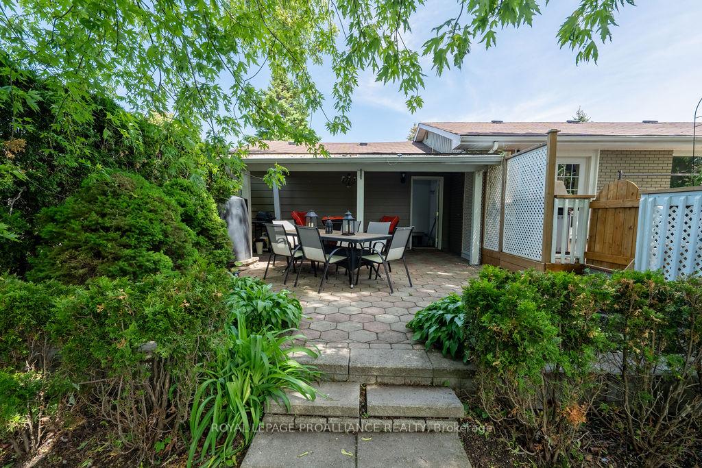 Photo 43 of 37 Bird Crescent, Belleville, Thurlow Ward — HOMEH