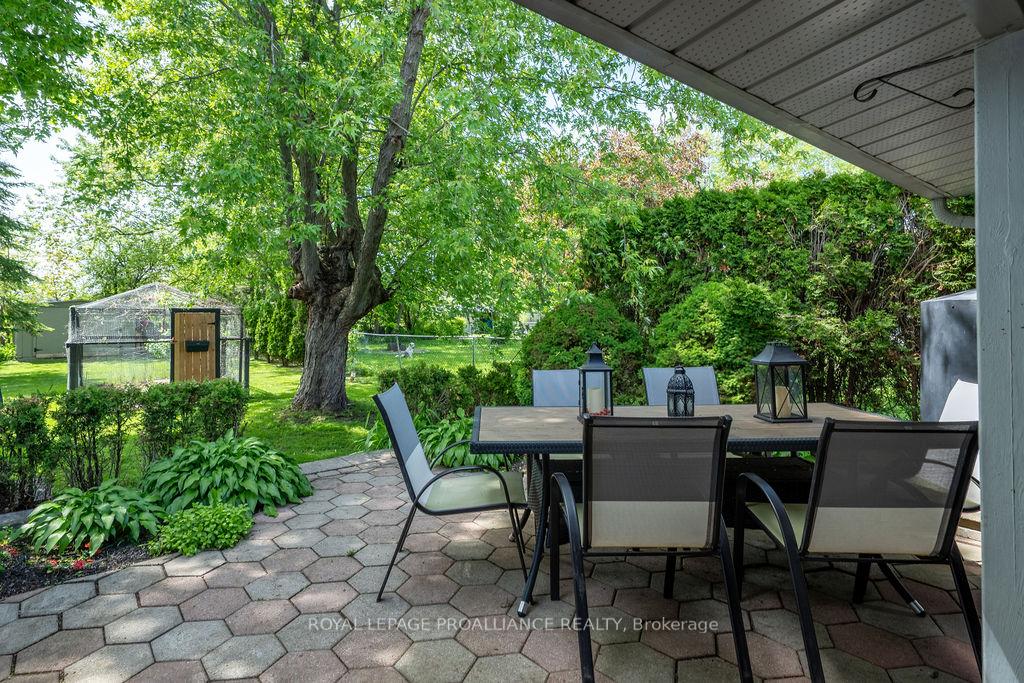 Photo 46 of 37 Bird Crescent, Belleville, Thurlow Ward — HOMEH