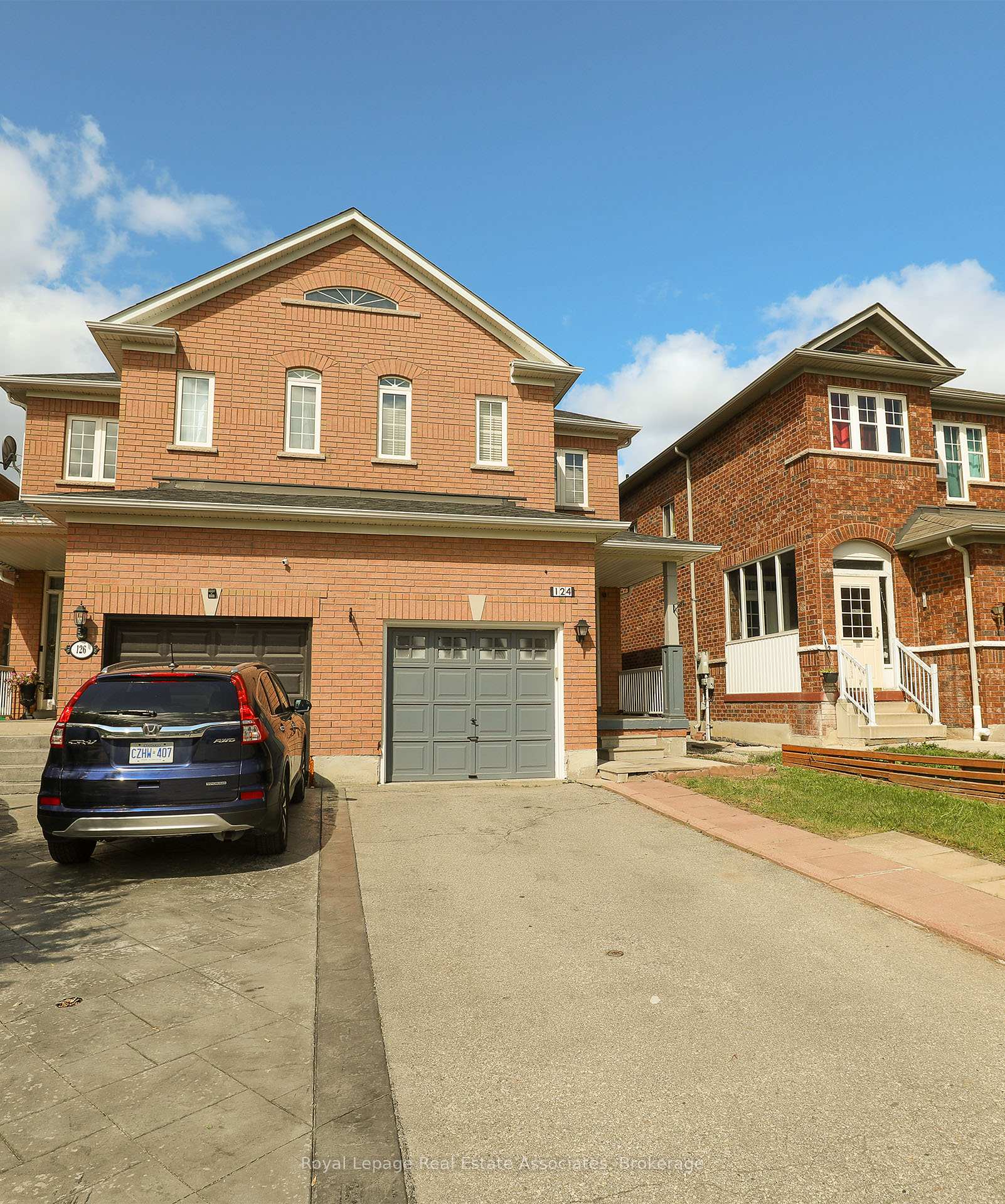 Front of 124 Nathaniel Crescent