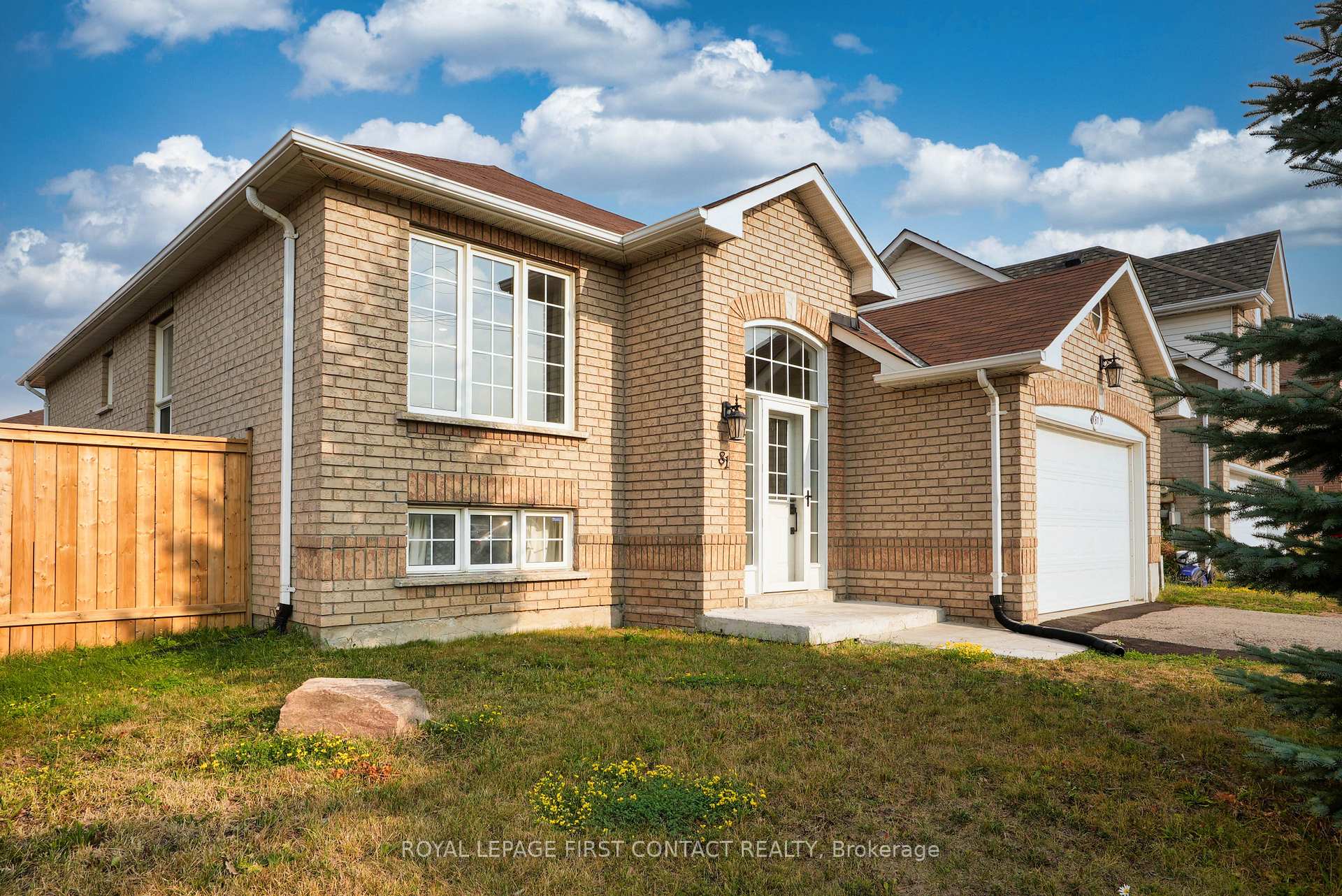 Photo 3 of Unit Upper, 81 Livingstone Street E, Barrie, East Bayfield — HOMEH