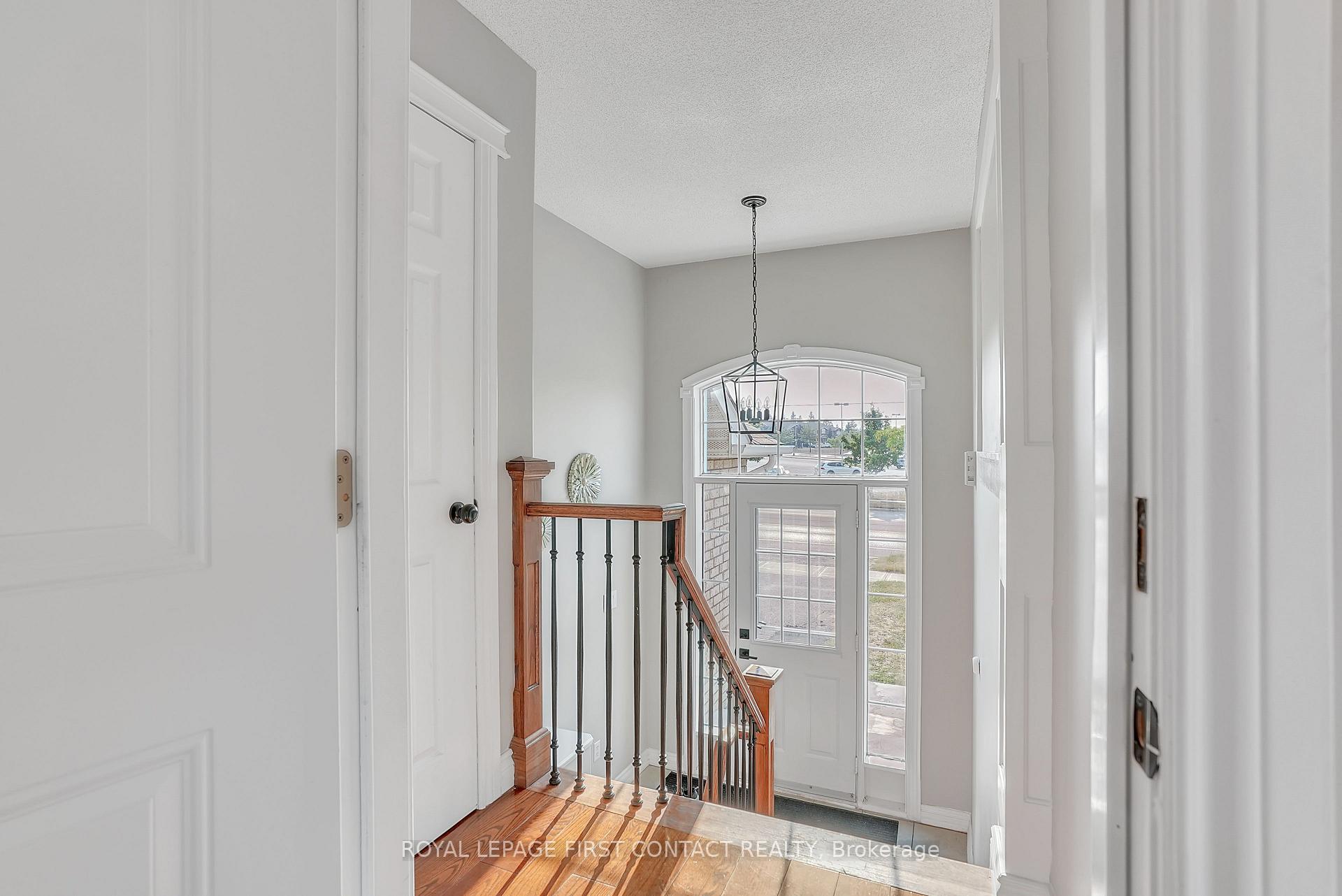 Photo 12 of Unit Upper, 81 Livingstone Street E, Barrie, East Bayfield — HOMEH