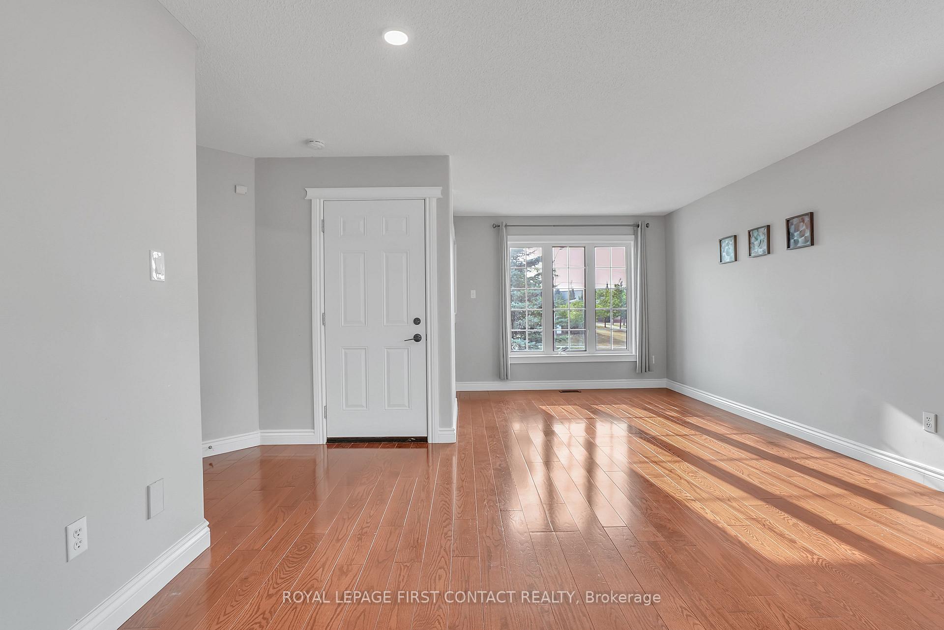 Photo 6 of Unit Upper, 81 Livingstone Street E, Barrie, East Bayfield — HOMEH