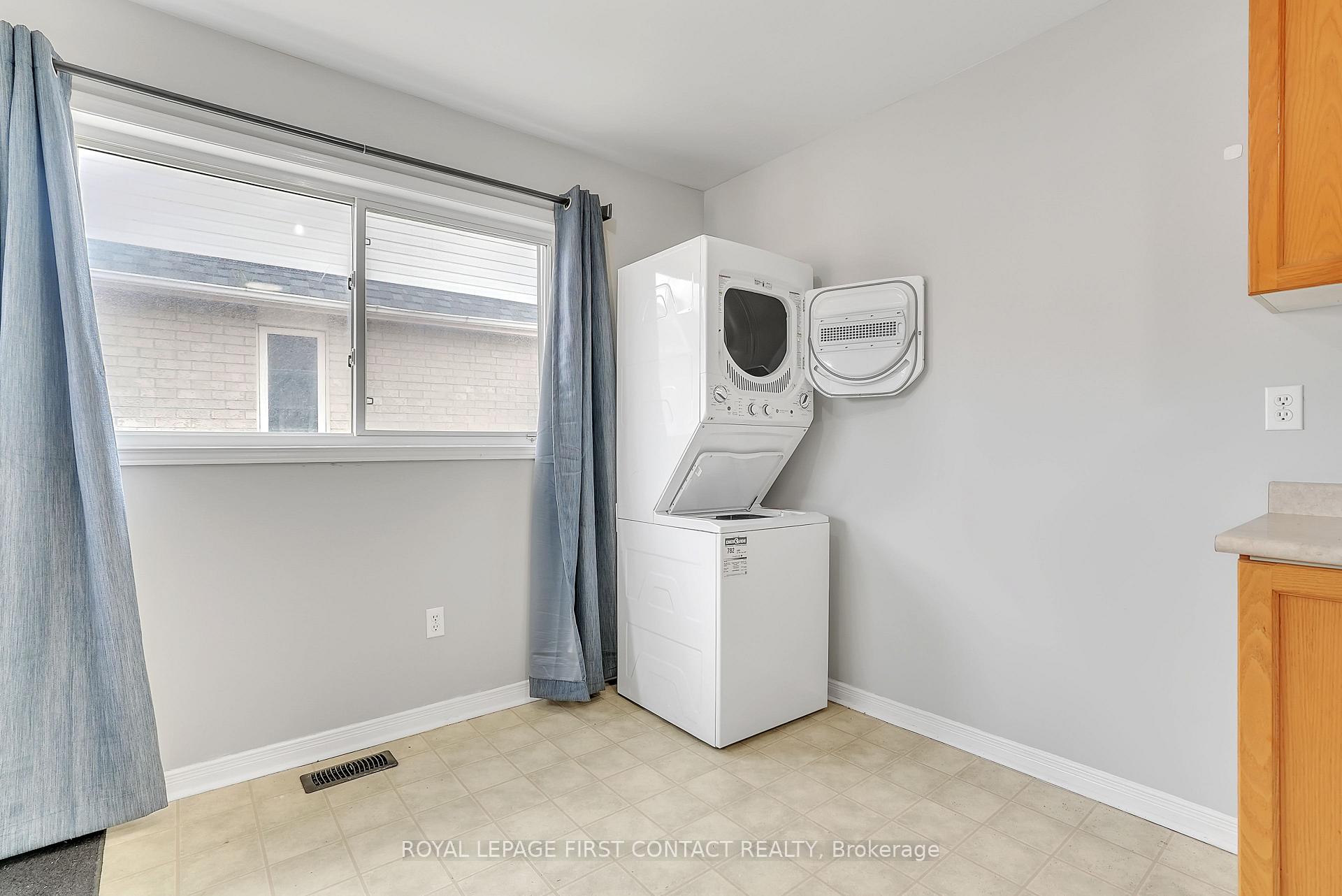Photo 11 of Unit Upper, 81 Livingstone Street E, Barrie, East Bayfield — HOMEH