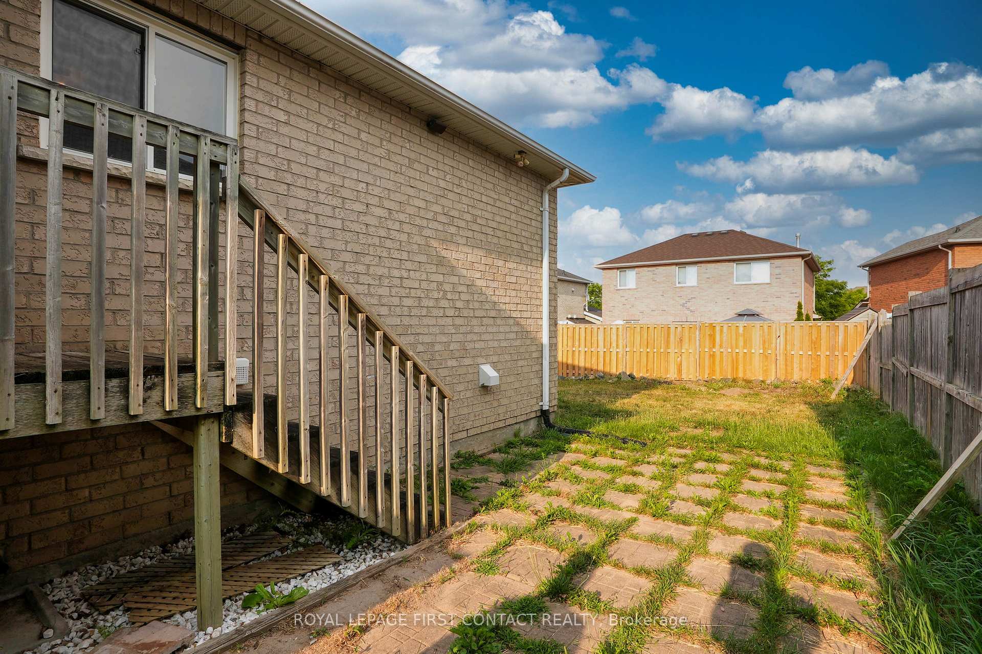 Photo 19 of Unit Upper, 81 Livingstone Street E, Barrie, East Bayfield — HOMEH